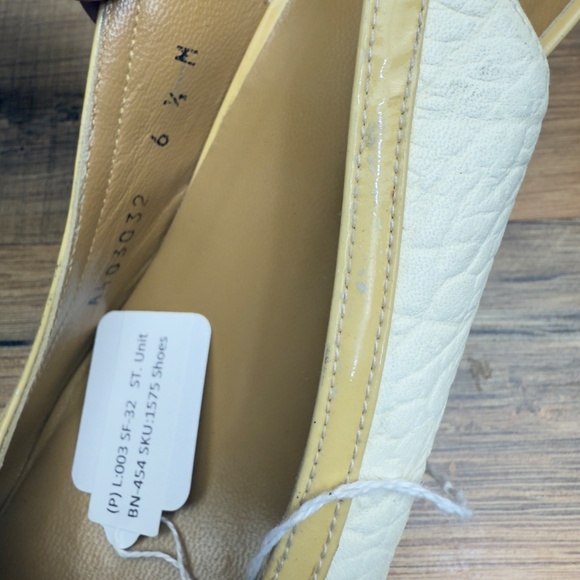 Stuart Weitzman AUTH size 6.5M Chic White and Tan Slingback Heels - Picture 8 of 8